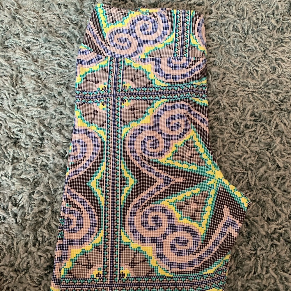 Women’s lularoe leggings. Never worn size TC